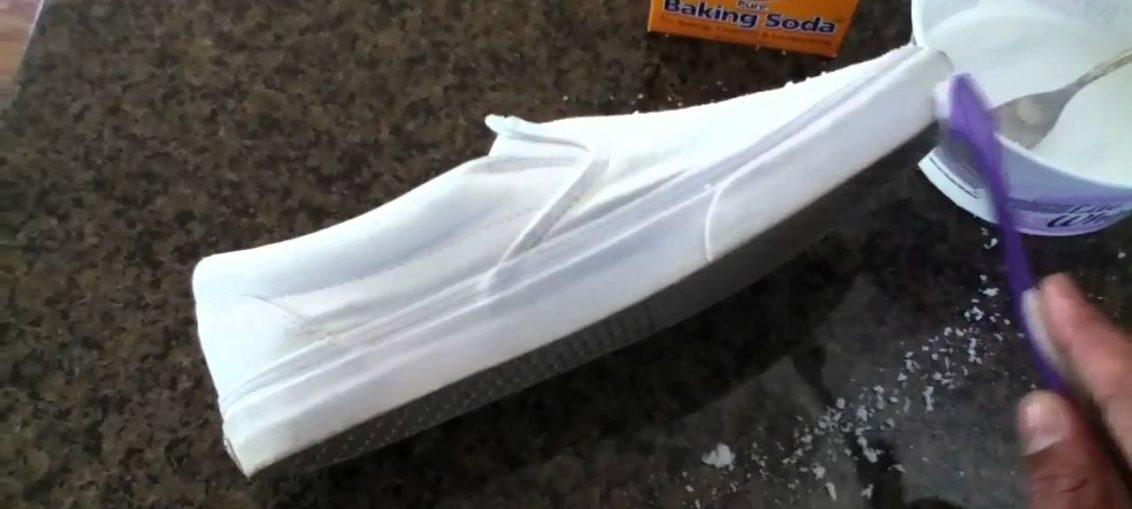 baking soda to whiten shoes