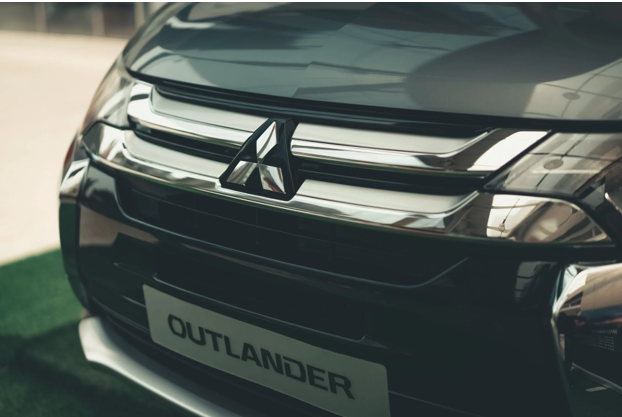 Mitsubishi Outlander 2