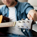 Avoid These 4 Common Guitar Mistakes to Perform Better