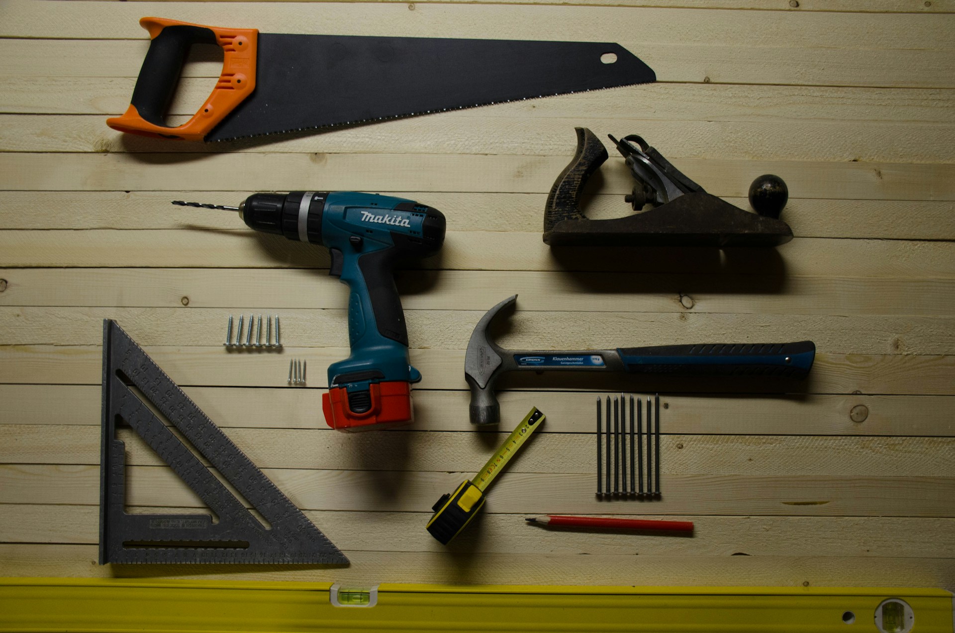 Essential Tools for DIY Home Improvement Projects - WorthvieW