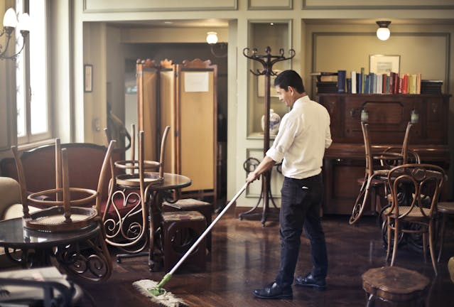 The Advantages of Hiring Commercial Floor Cleaning Services for Your Business