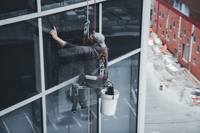 Apartment Complex Window Cleaning in Naples, FL: Why Professional Services Matter