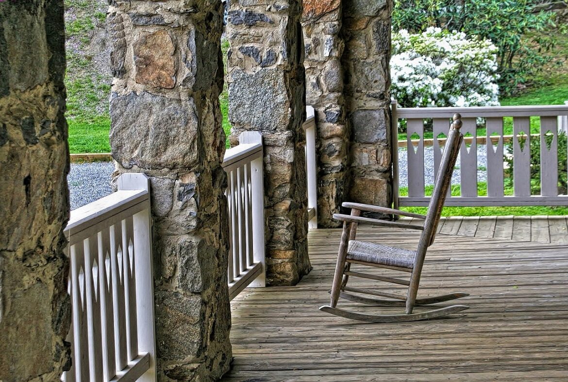 Choosing the Right Porch Builders for Your Twin Cities Home