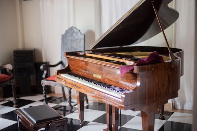 7 Signs It’s Time to Dispose of an Old Piano